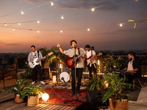 Gabriel Gonti lança clipe de “De Perto” e celebra nova fase da carreira na MPB